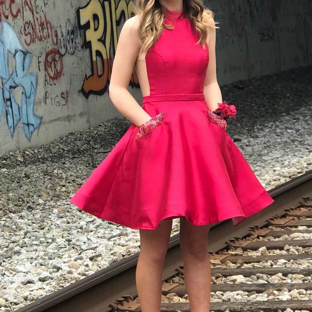 Short prom dress with pockets